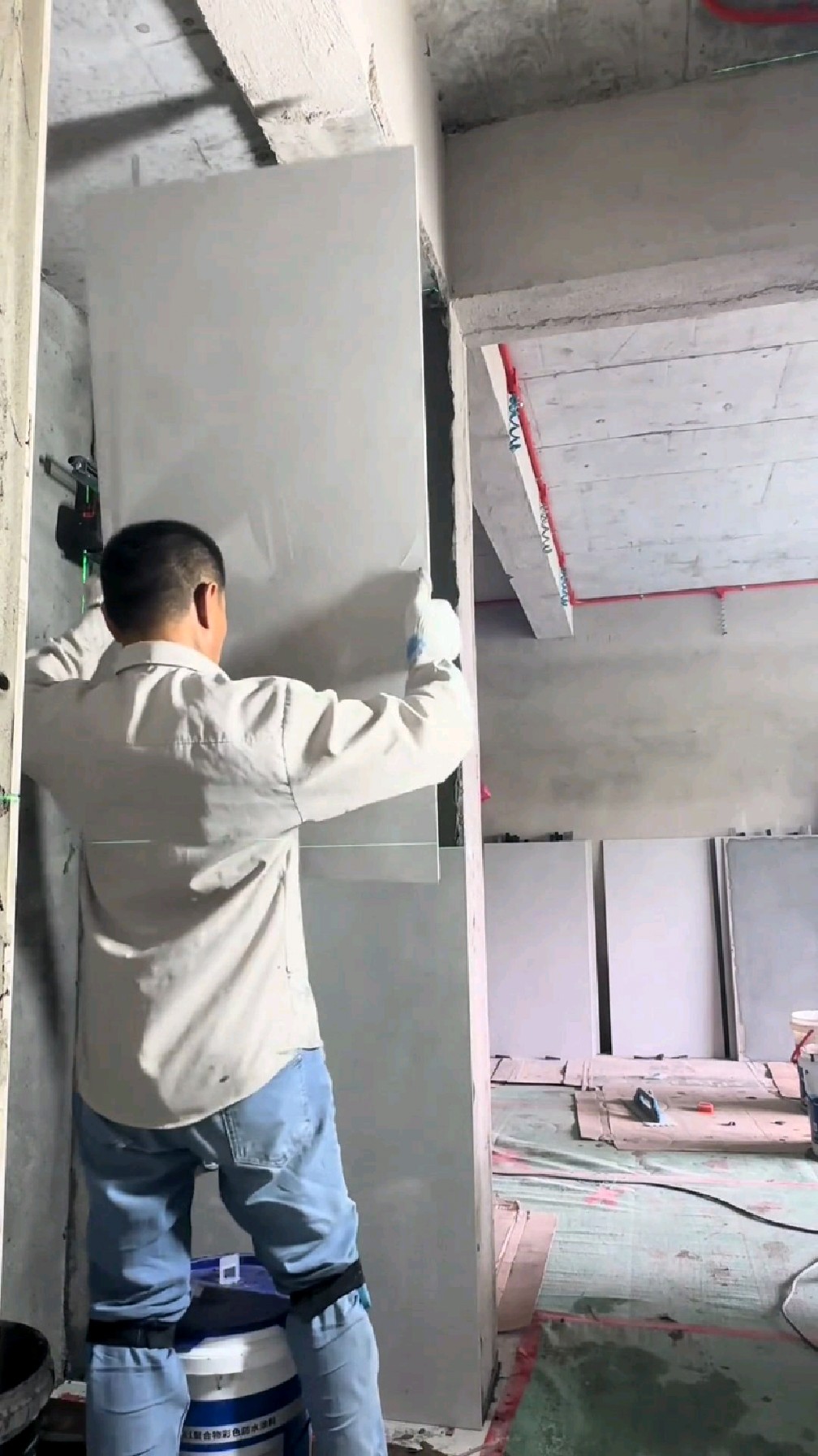 瓷砖店找的贴砖师傅(找贴瓷砖师傅在哪个网上找) 瓷砖店找的贴砖师傅(找贴瓷砖师傅在哪个网上找)